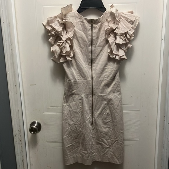 Color cream , size 2 , never worn - Picture 2 of 2